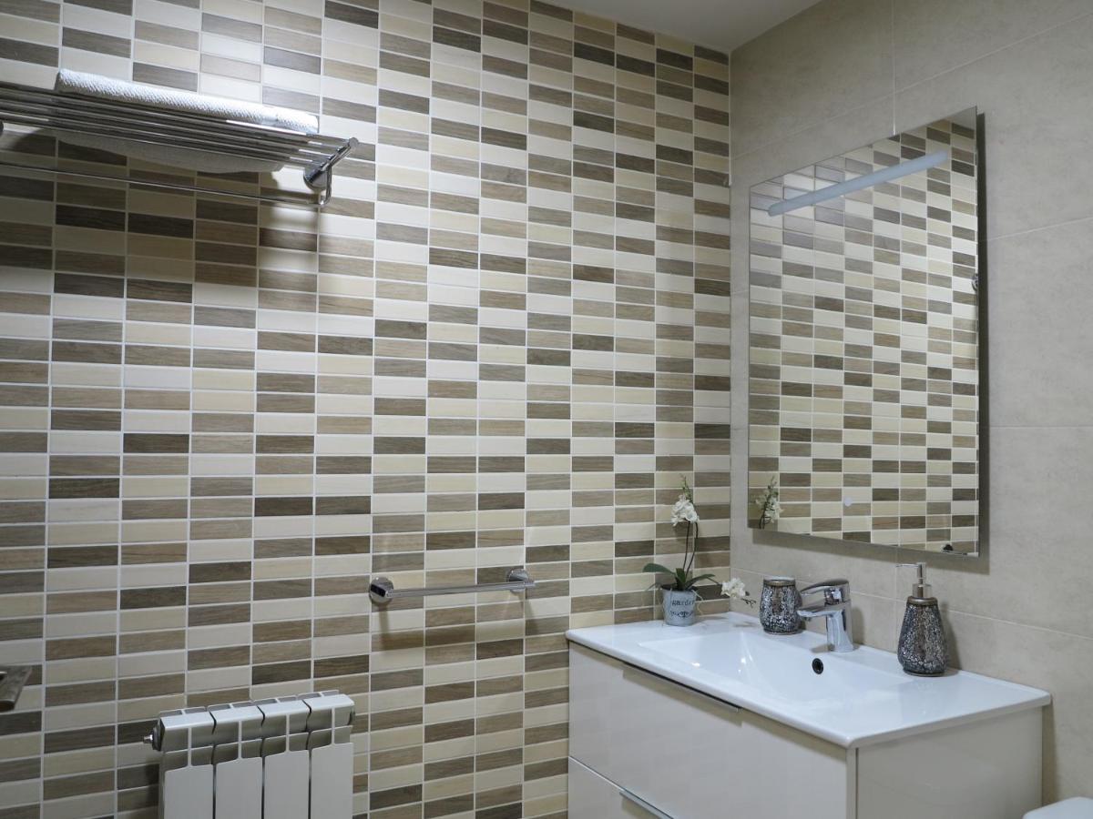 Tudela Balcon De Bardenas Apartment ภายนอก รูปภาพ