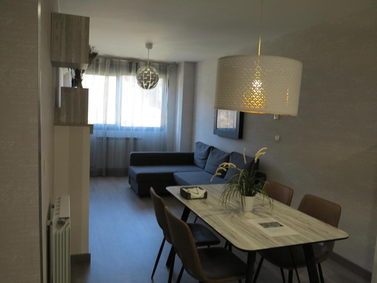 Tudela Balcon De Bardenas Apartment ภายนอก รูปภาพ